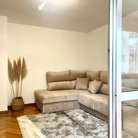Amplia Y Privada, En A 5 Mnts De La Playa , Apartamento Compartido * Vigo