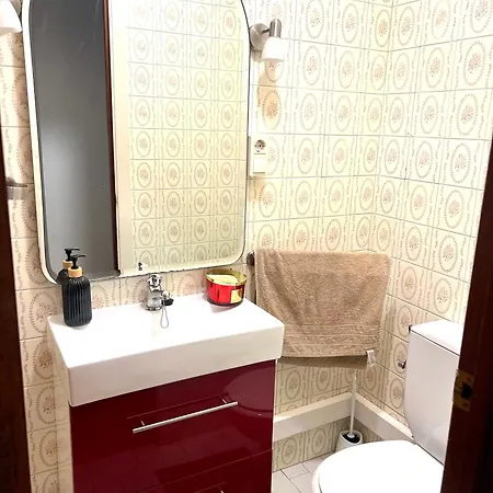 Amplia Y Privada, En A 5 Mnts De La Playa , Apartamento Compartido *